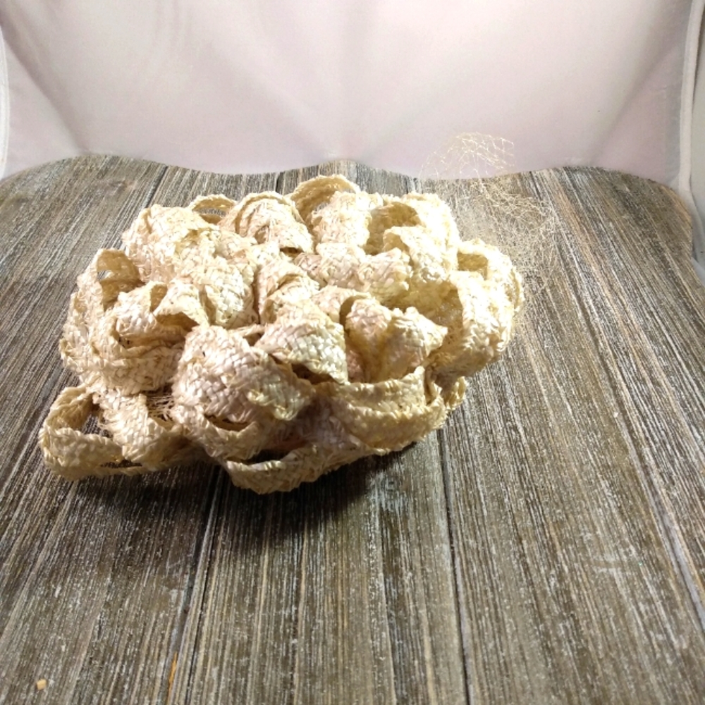 Beige loopy straw hat with Russian netting